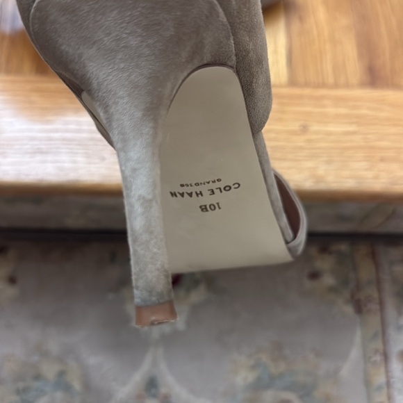 Cole Haan Elegant Tan Women's Heels Size 10 - Picture 6 of 7